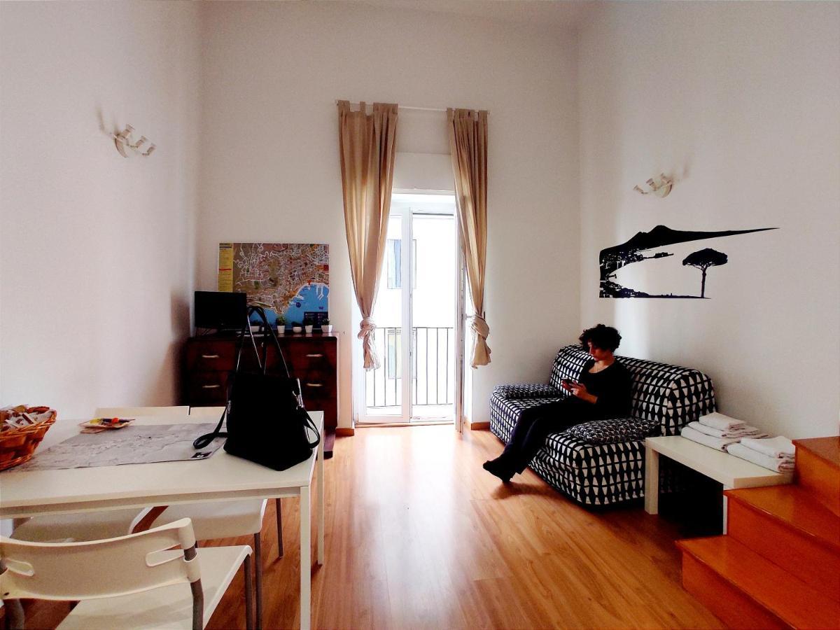 Ale & Tizy House Bed & Breakfast Наполи Екстериор снимка