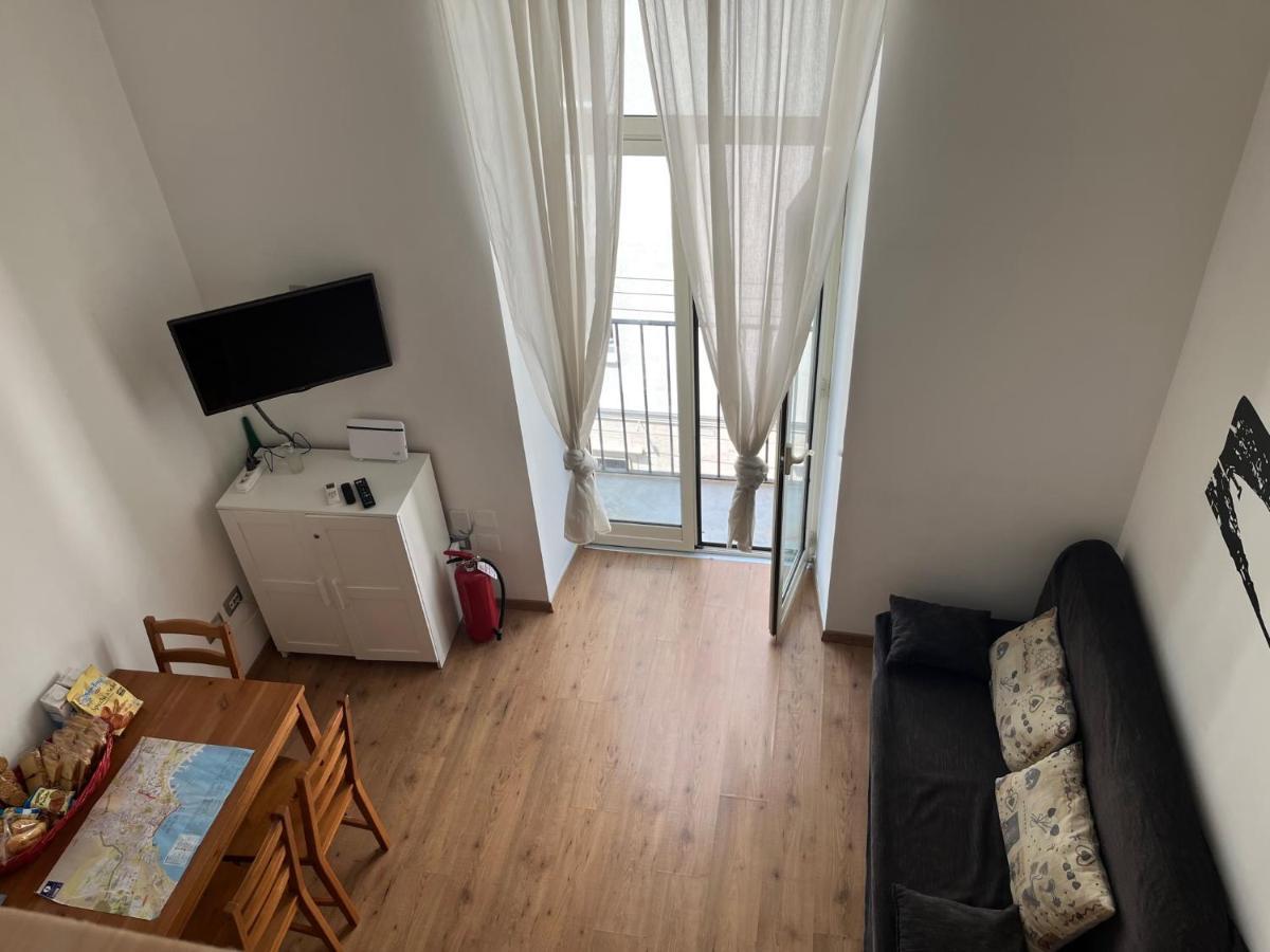 Ale & Tizy House Bed & Breakfast Наполи Екстериор снимка