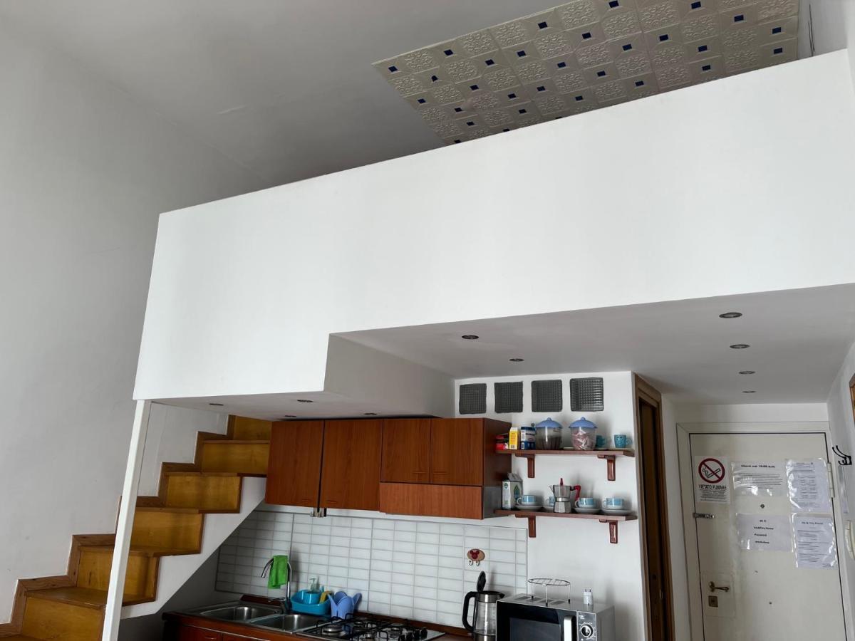 Ale & Tizy House Bed & Breakfast Наполи Екстериор снимка