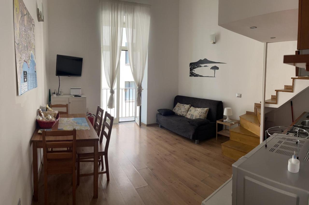 Ale & Tizy House Bed & Breakfast Наполи Екстериор снимка