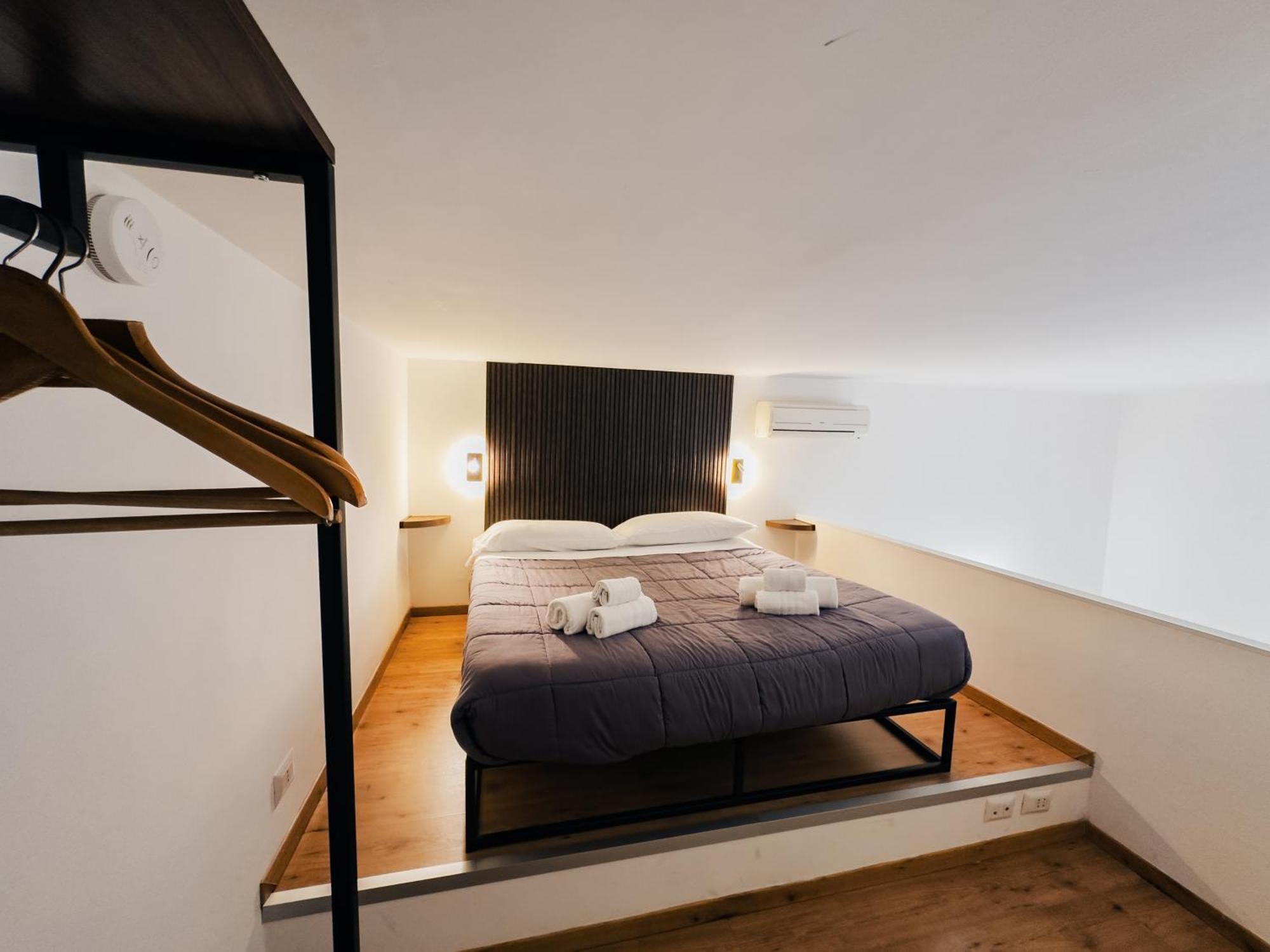 Ale & Tizy House Bed & Breakfast Наполи Екстериор снимка