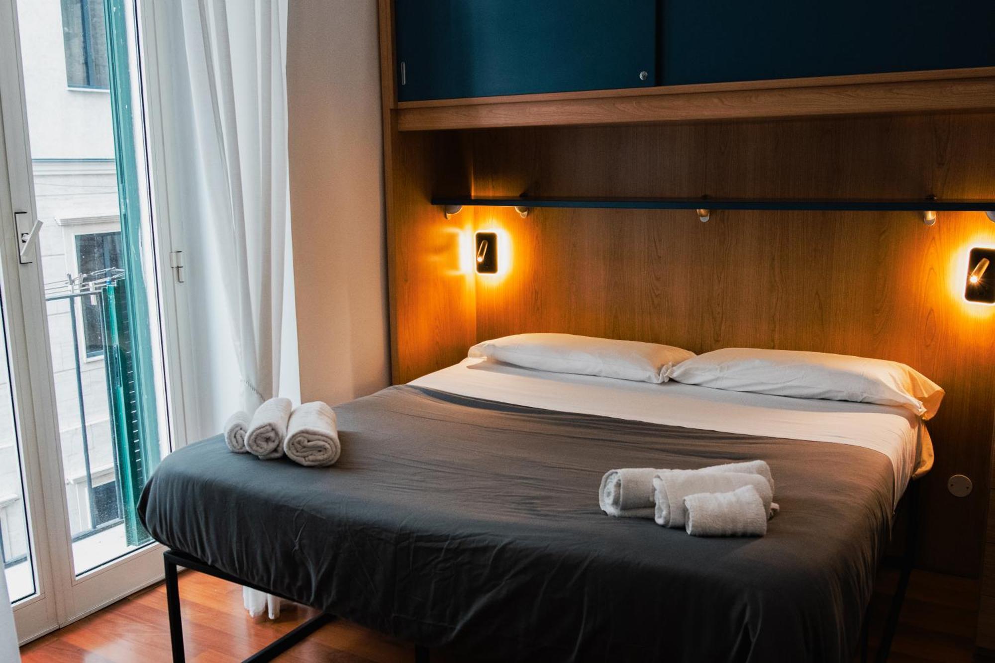Ale & Tizy House Bed & Breakfast Наполи Екстериор снимка