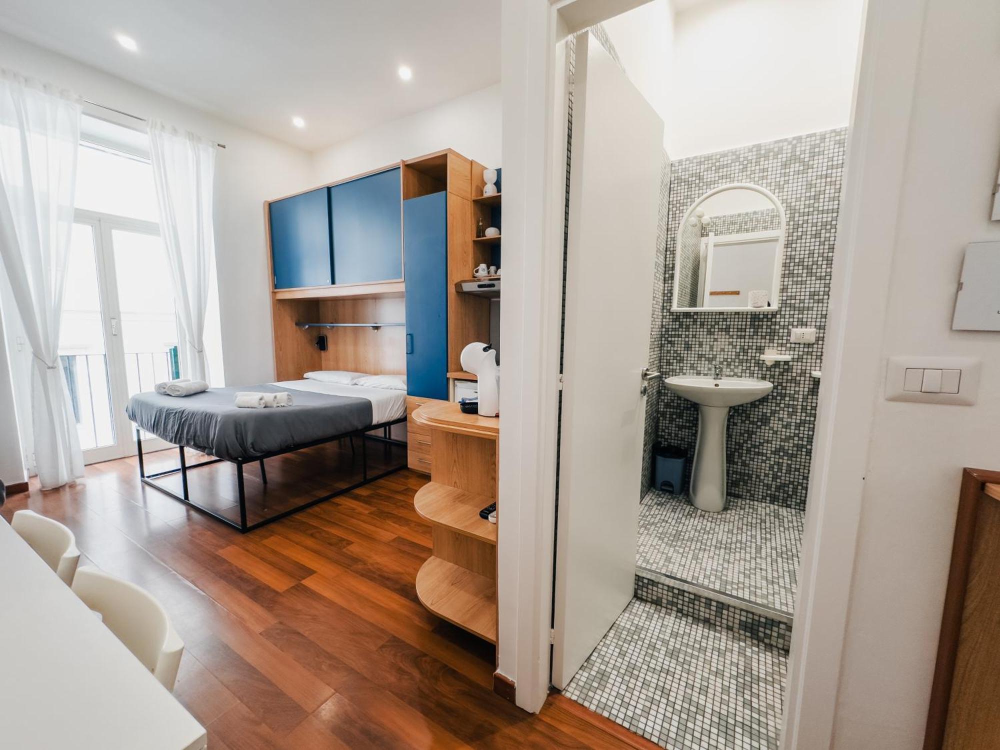 Ale & Tizy House Bed & Breakfast Наполи Екстериор снимка