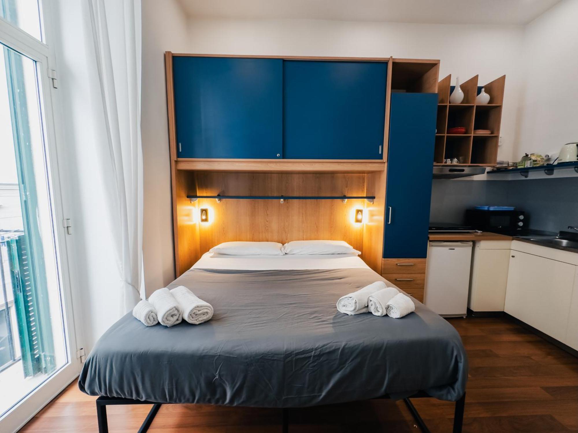 Ale & Tizy House Bed & Breakfast Наполи Екстериор снимка