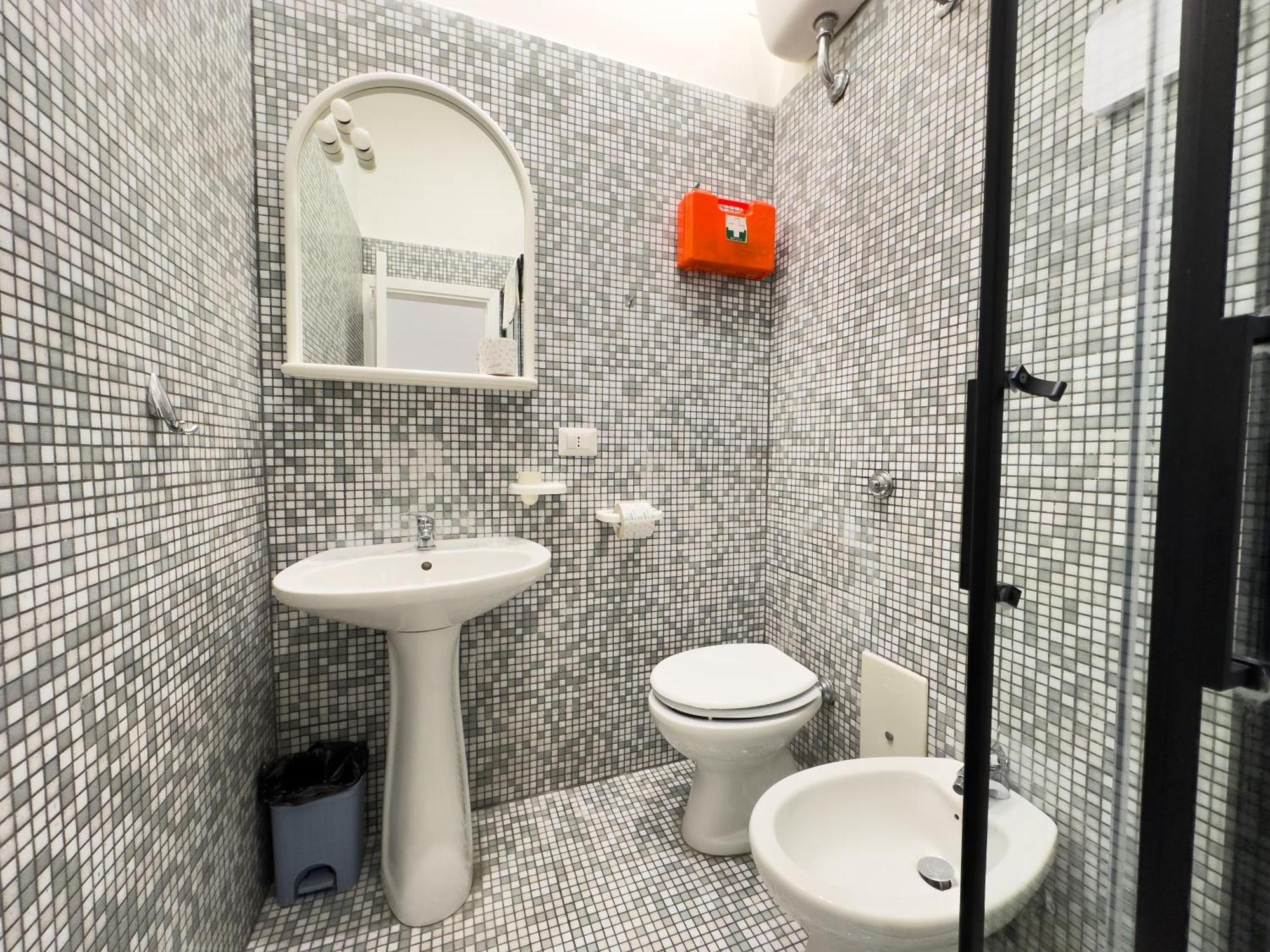 Ale & Tizy House Bed & Breakfast Наполи Екстериор снимка